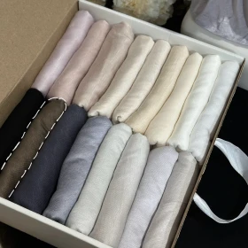 حجاب كويتي مثلث سادة قطن اخضر زيتي