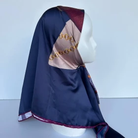 منديل مربع ساتان معرق