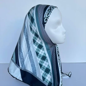منديل مربع ساتان معرق