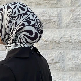 منديل مربع ساتان معرق