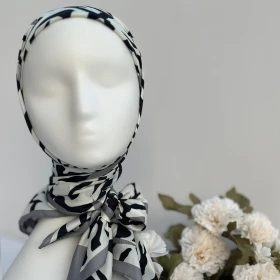 منديل مربع ساتان معرق